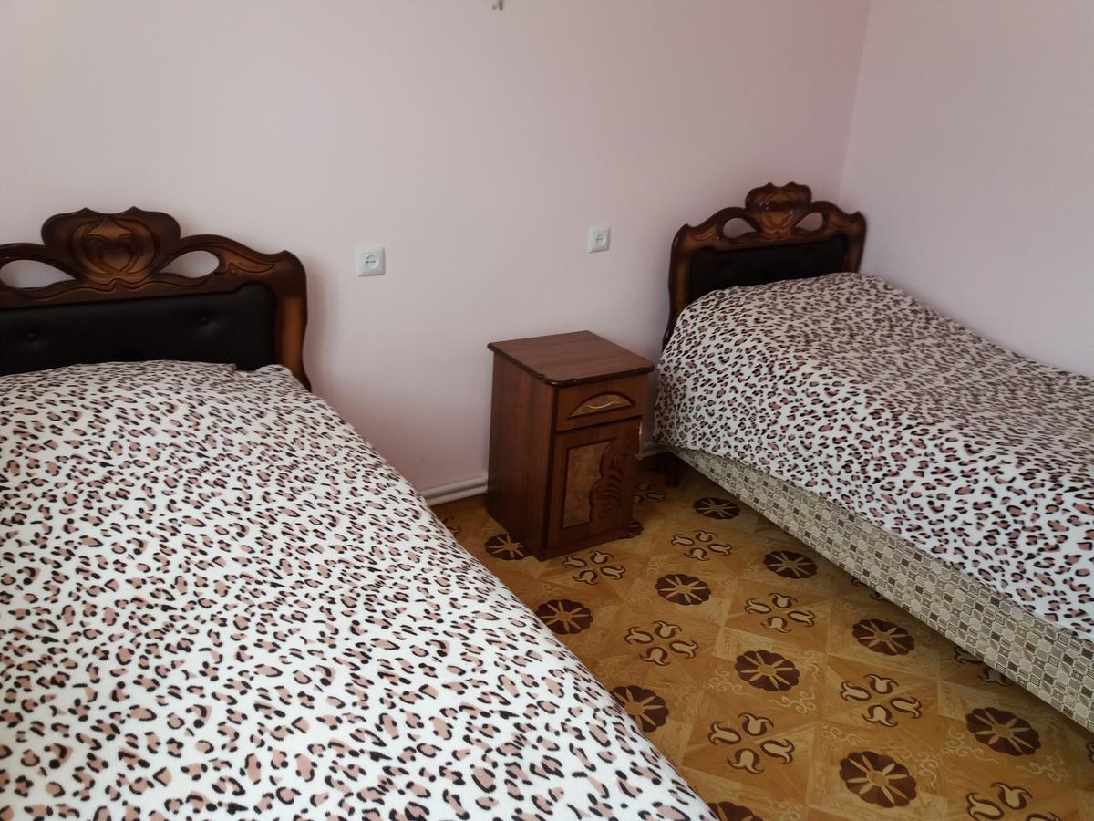Aida Bed & Breakfast Татьєв Екстер'єр фото