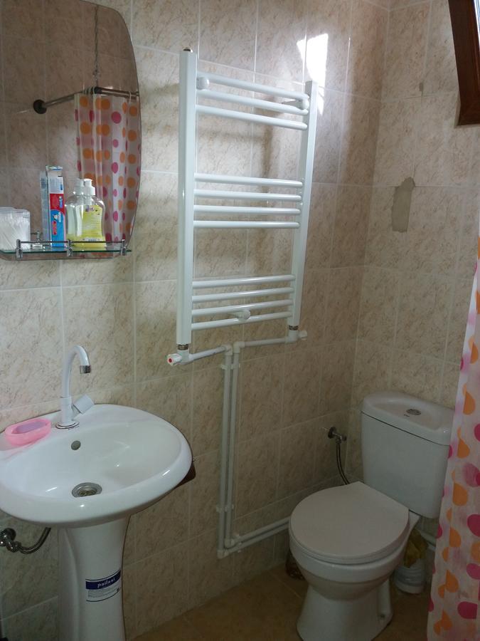 Aida Bed & Breakfast Татьєв Екстер'єр фото